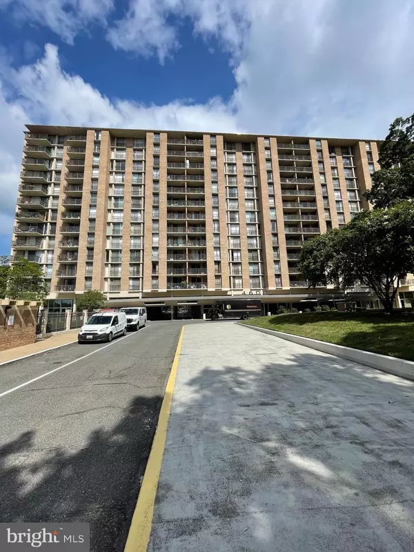 Arlington, VA 22204,4600 S FOUR MILE RUN DR #610