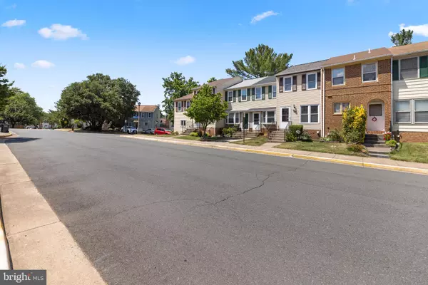 Chantilly, VA 20151,13807 SAUTERNE WAY