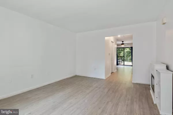 Annapolis, MD 21401,932 RIVERSEDGE CIR