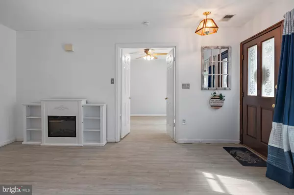 Annapolis, MD 21401,932 RIVERSEDGE CIR