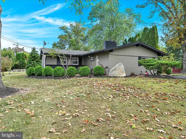 3226 W PHILADELPHIA AVE, Oley, PA 19547