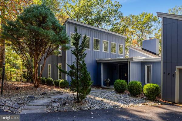 Great Falls, VA 22066,526 SPRINGVALE RD