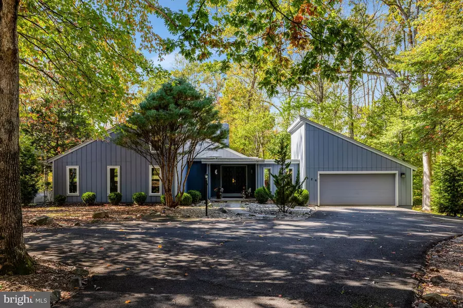 526 SPRINGVALE RD, Great Falls, VA 22066