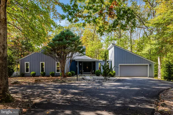 526 SPRINGVALE RD, Great Falls, VA 22066