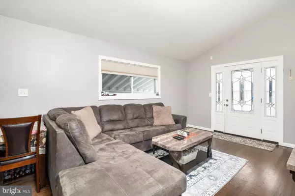 Mount Holly, NJ 08060,617 SMITH LN