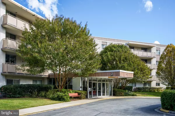 7501 DEMOCRACY BLVD #421, Bethesda, MD 20817