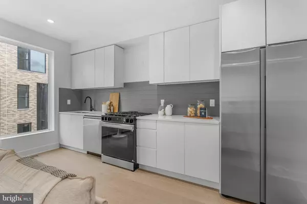 Philadelphia, PA 19123,635 N 7TH ST #H2A