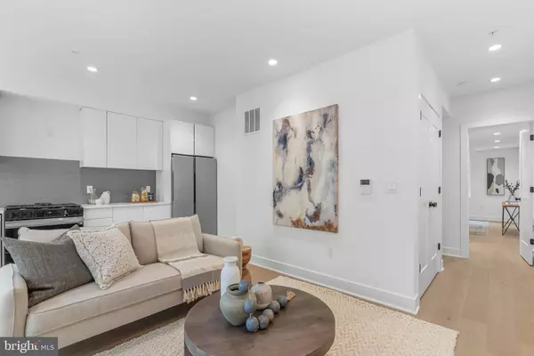 Philadelphia, PA 19123,635 N 7TH ST #H2A