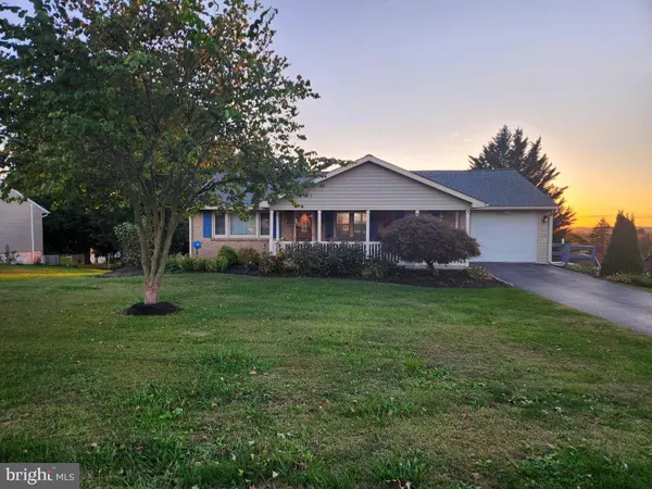 6 LAKEVIEW DR, Spring Grove, PA 17362