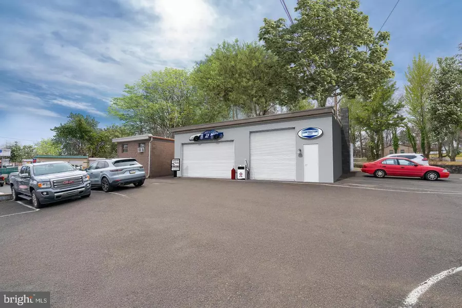 371 EASTON RD, Horsham, PA 19044