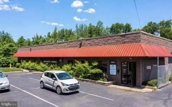 2000 HARTEL AVE, Levittown, PA 19057