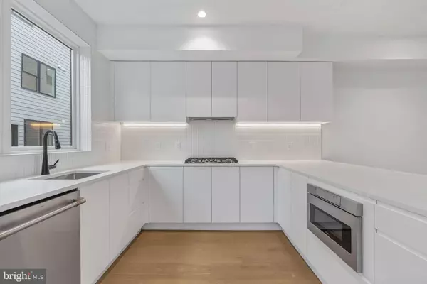 Philadelphia, PA 19123,660 FAIRMOUNT AVE