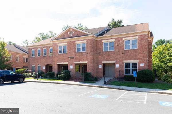 Annandale, VA 22003,7361 MCWHORTER PL #320