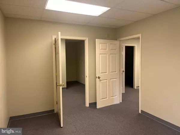 Hershey, PA 17033,1512 E CARACAS AVE #450