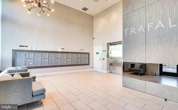 Arlington, VA 22204,989 S BUCHANAN ST #418