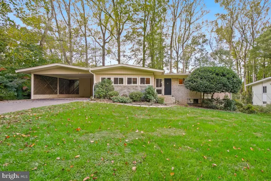 9012 HONEYBEE LN, Bethesda, MD 20817