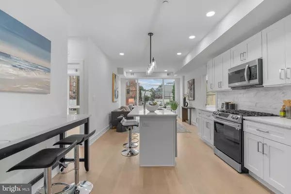 Philadelphia, PA 19123,950 N 2ND ST #UNIT 4B