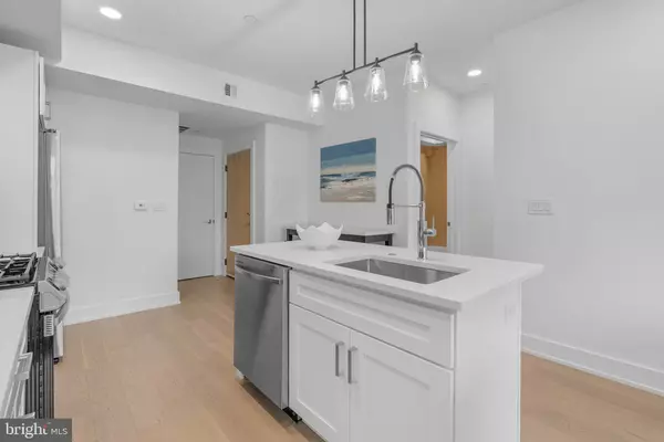 Philadelphia, PA 19123,950 N 2ND ST #UNIT 4B