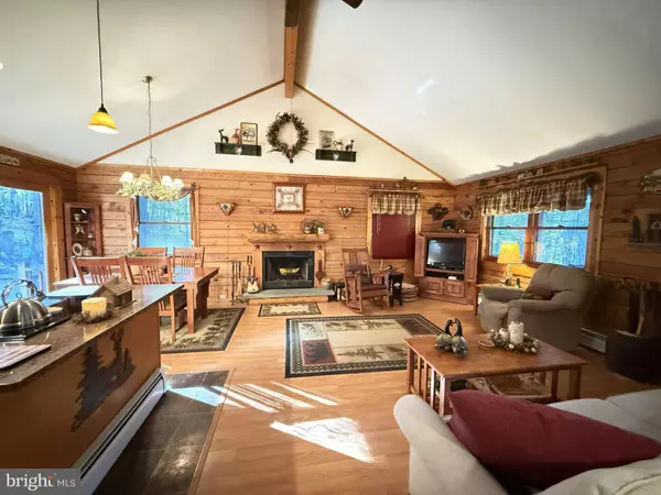 Bushkill, PA 18324,2119 MEADOWLARK CIR