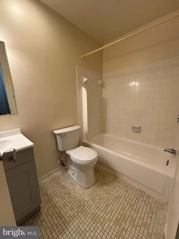 Alexandria, VA 22304,6149 EDSALL RD #A