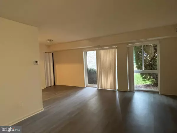 Alexandria, VA 22304,6149 EDSALL RD #A