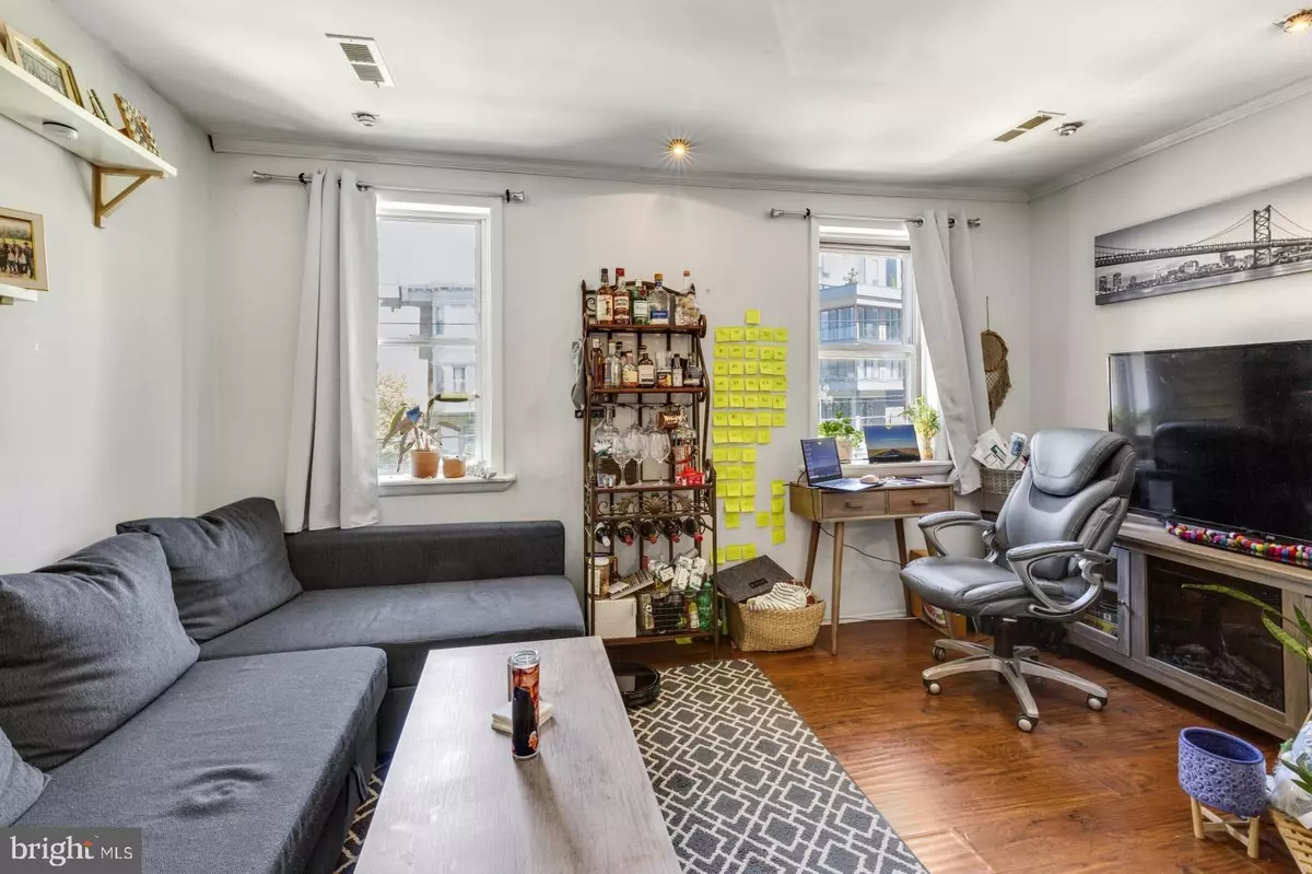 Philadelphia, PA 19123,238 W GIRARD AVE #2