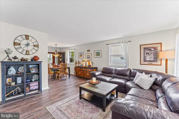 Broomall, PA 19008,416 WARREN BLVD