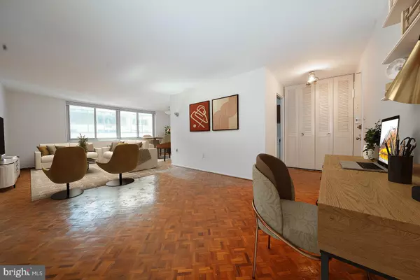 Philadelphia, PA 19103,1919 CHESTNUT ST #904