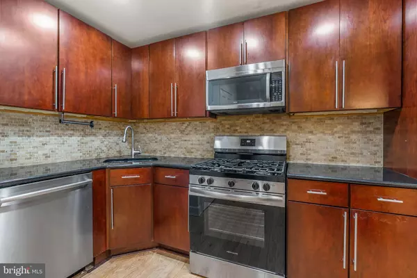 Philadelphia, PA 19147,238 QUEEN ST #1