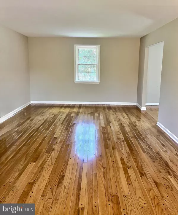 Arlington, VA 22204,11 S ABINGDON ST