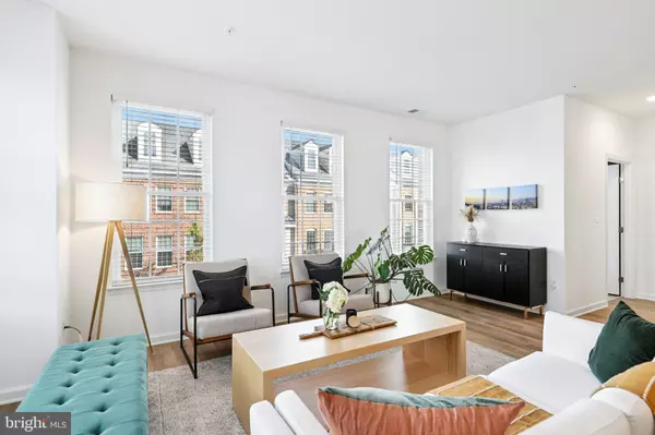 Leesburg, VA 20175,265 HIGH RAIL TER SE