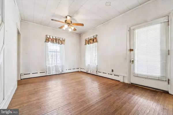 Colmar, PA 18915,2546 N BROAD ST