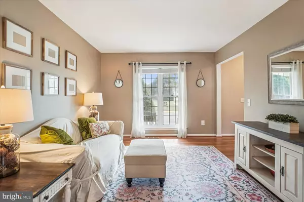 Herndon, VA 20171,13486 FOXLEASE CT