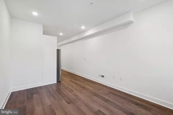 Philadelphia, PA 19104,4237 MANTUA AVE #2