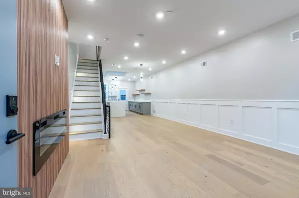 Philadelphia, PA 19147,512 MANTON ST