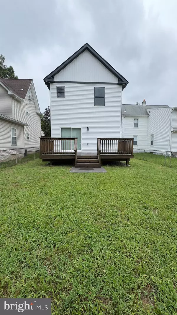 Beverly, NJ 08010,465 LAUREL ST