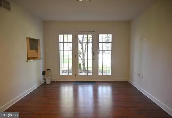 Fairfax, VA 22031,9451 FAIRFAX BLVD #102