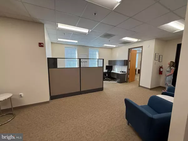 Woodbridge, VA 22192,4310 PRINCE WILLIAM PKWY #209