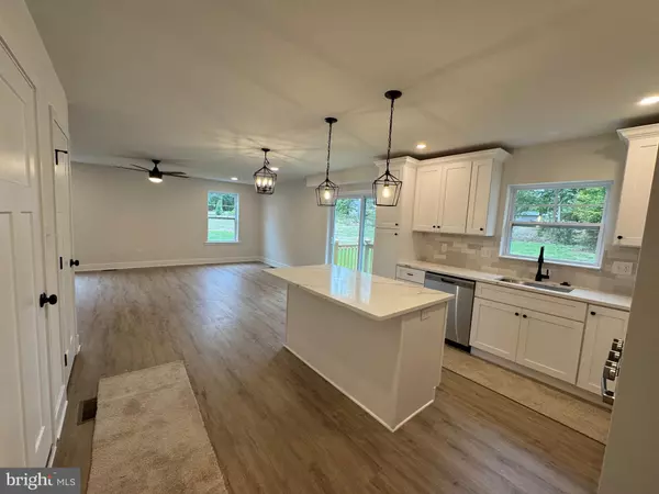 Deptford, NJ 08096,427 FERN AVE