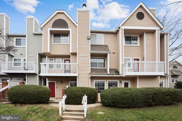 5821 INMAN PARK CIR #100, Rockville, MD 20852