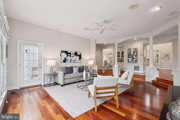 Great Falls, VA 22066,10907 GREAT POINT CT