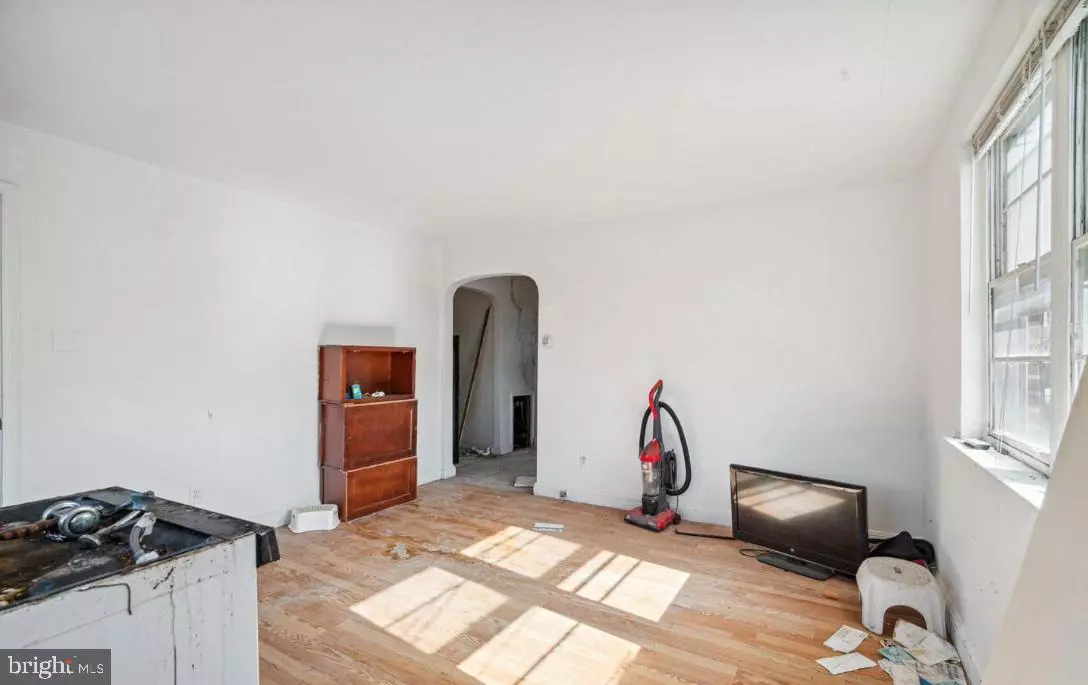 Philadelphia, PA 19145,2043 S NEWKIRK ST