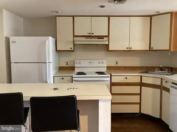 Philadelphia, PA 19106,21 N 3RD ST #3B