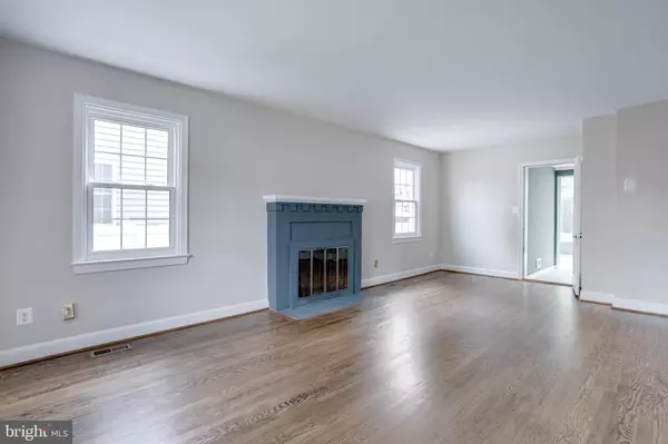 Arlington, VA 22204,3404 8TH ST S