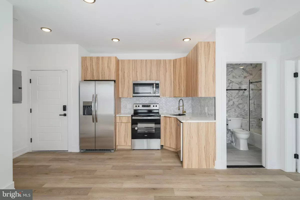 Philadelphia, PA 19122,2000 N FRONT ST #9