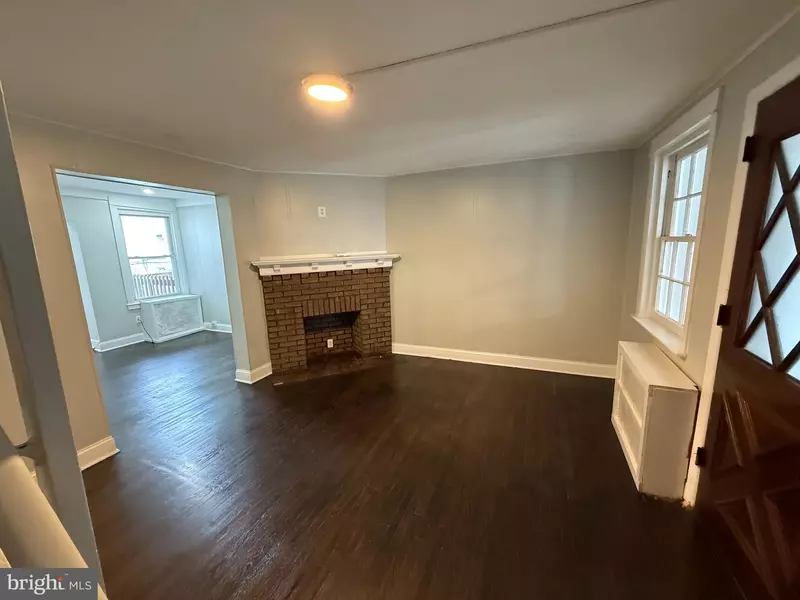 6921 CLINTON RD, Upper Darby, PA 19082