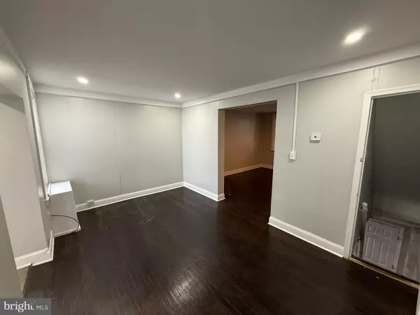 Upper Darby, PA 19082,6921 CLINTON RD