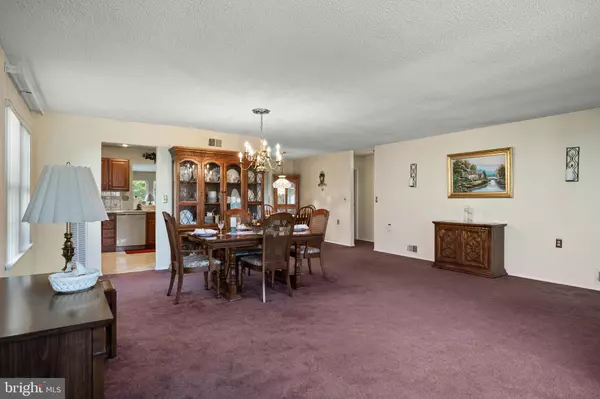 Southampton, NJ 08088,9 MAYFAIR RD