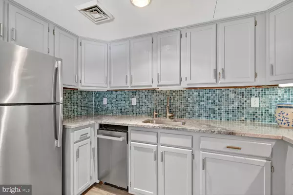 Arlington, VA 22203,900 N TAYLOR ST #1229