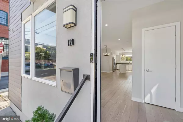 Philadelphia, PA 19122,120 W OXFORD ST